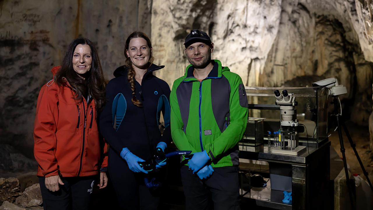 02 The head of the cave laboratory Katja Dolenc Batagelj with biologists