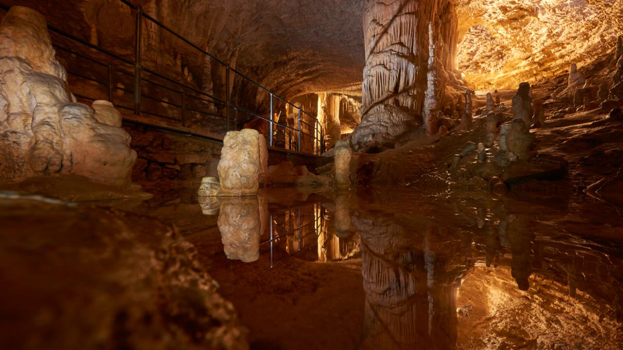 postojnska-jama-ena-od-najvecjih-znamenitosti-na-svetu.JPG