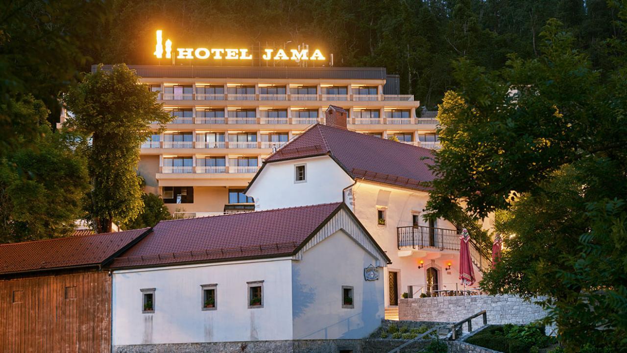 Uber Das Hotel Park Der Hohle Von Postojna
