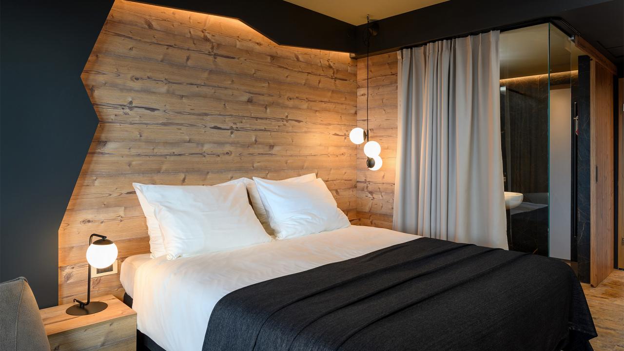 04 Popolnoma prenovljen Hotel Jama je med najbolje ocenjenimi hoteli v Sloveniji. 2