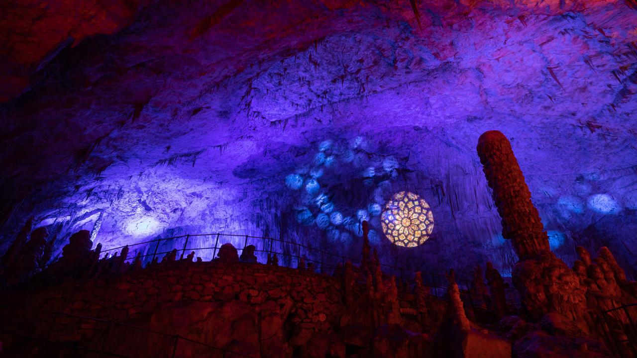09 Zive jaslice v Postojnski jami so najlepse dozivetje tega leta.
