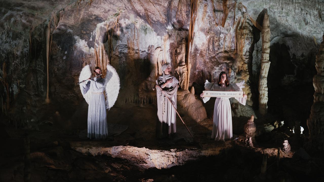 Annunciation to Joseph. Living Nativity in Postojna Cave 2025. Photo Ciril Jazbec