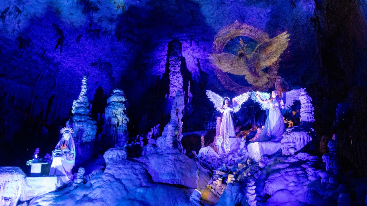Annunciation. Living nativity in Postojna Cave 2025. Photo Valter Leban