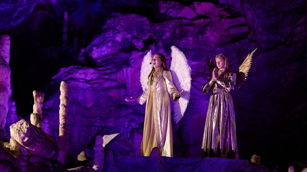 Kira Struc Juricki. Tara Demsar Toplak. Living nativity in Postojna Cave 2025. Photo Iztok Medja